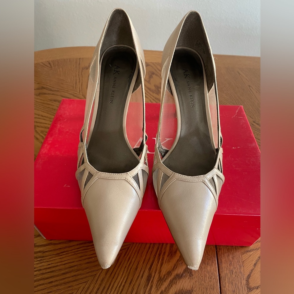 Anne Klein AKEDITA Ivory Heels Size 8M